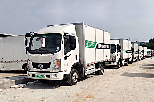 17方東風4.5噸廂式純電動貨車